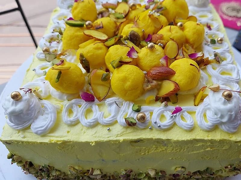 Rasmalai Fusion Cakes by Neeora Bakes