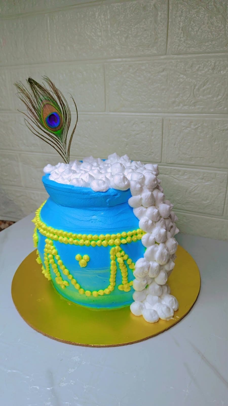 Festive Matki Celebration Cake